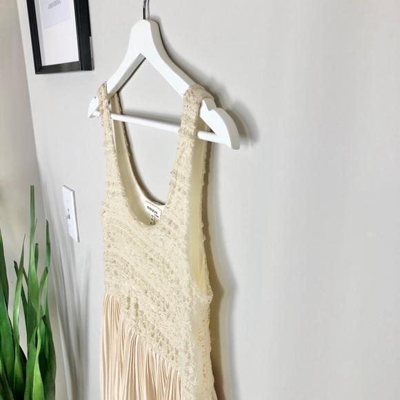 Monteau Dress - Picture 5 of 10